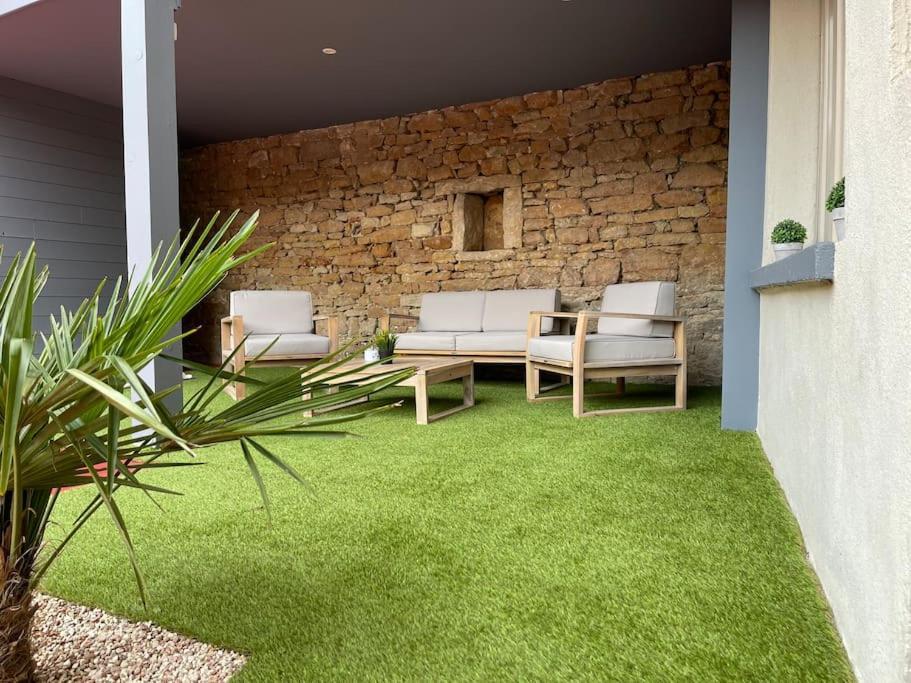 Suite Cosy Au Coeur De Vinzelles Proche Macon Tout Equipe Avec Salon D'Exterieur Eksteriør billede