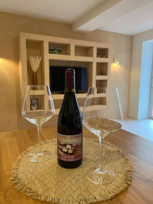 Suite Cosy Au Coeur De Vinzelles Proche Macon Tout Equipe Avec Salon D'Exterieur Eksteriør billede